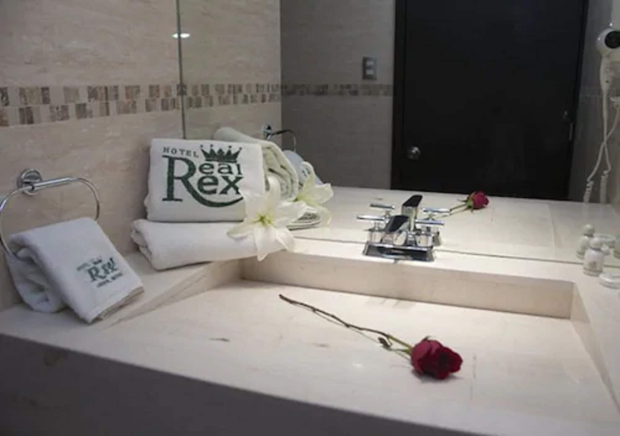 לאון Hotel Real Rex מראה חיצוני תמונה